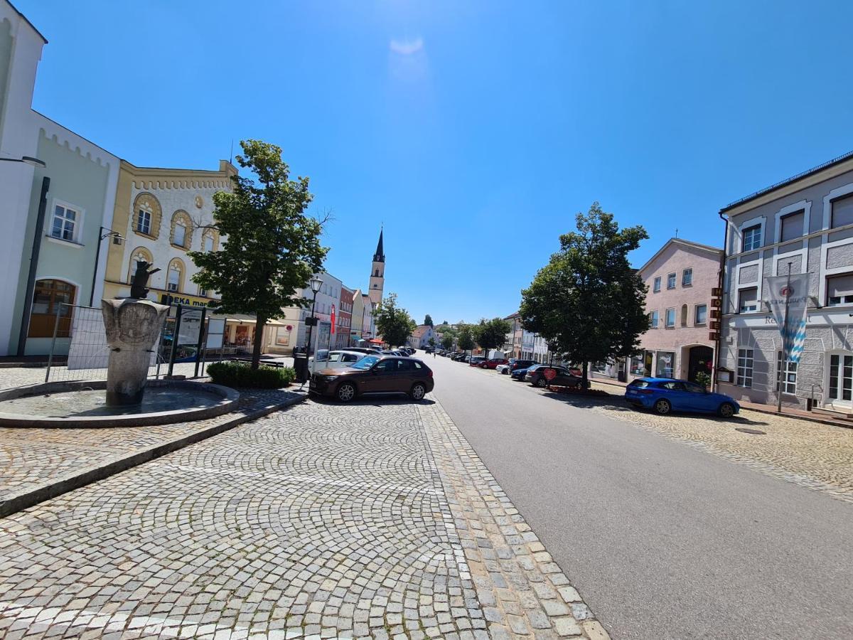 Hotel & Gasthof Zur Post Neumarkt-Sankt Veit Exteriér fotografie